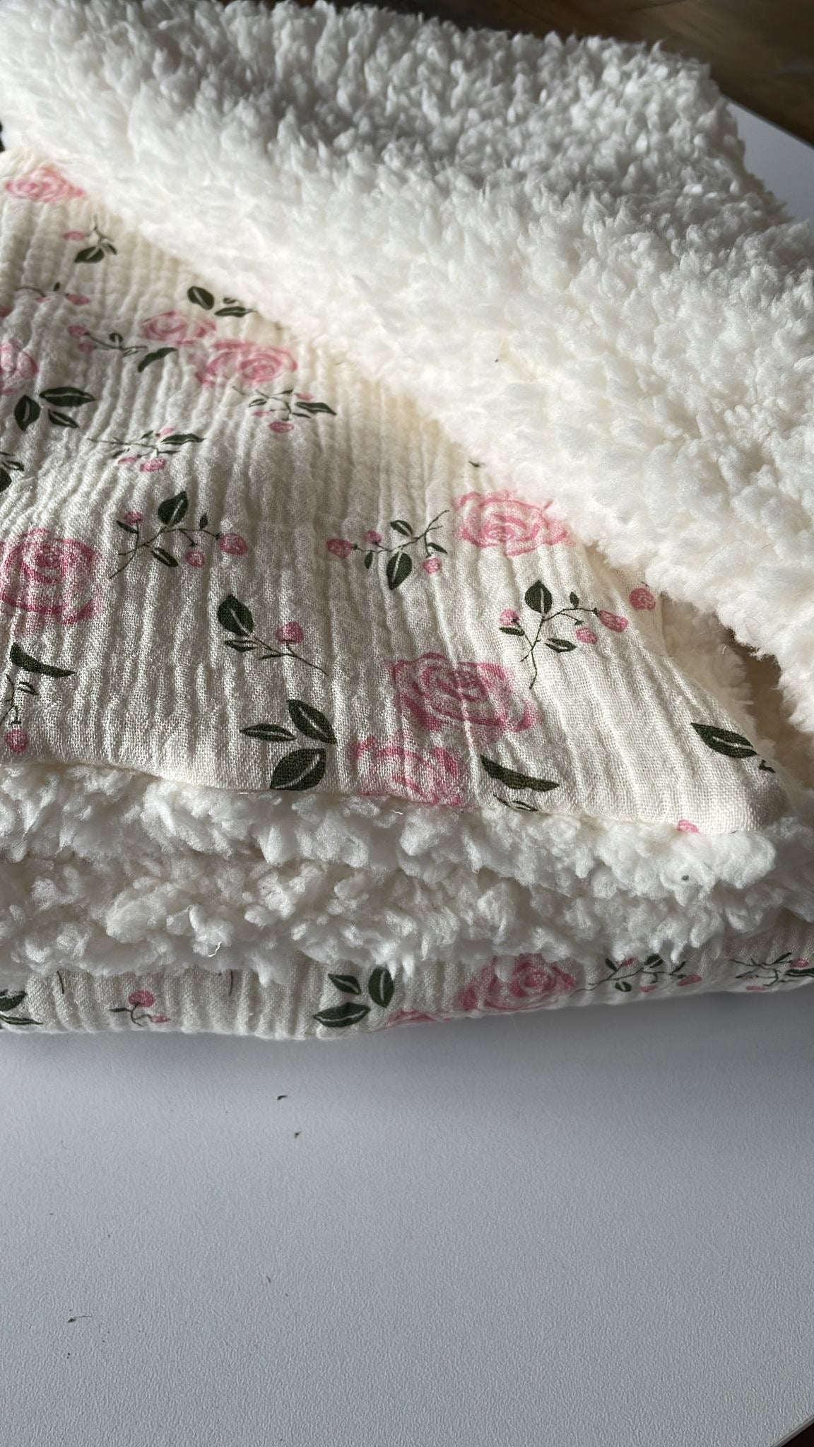 Couverture belle rose pilou