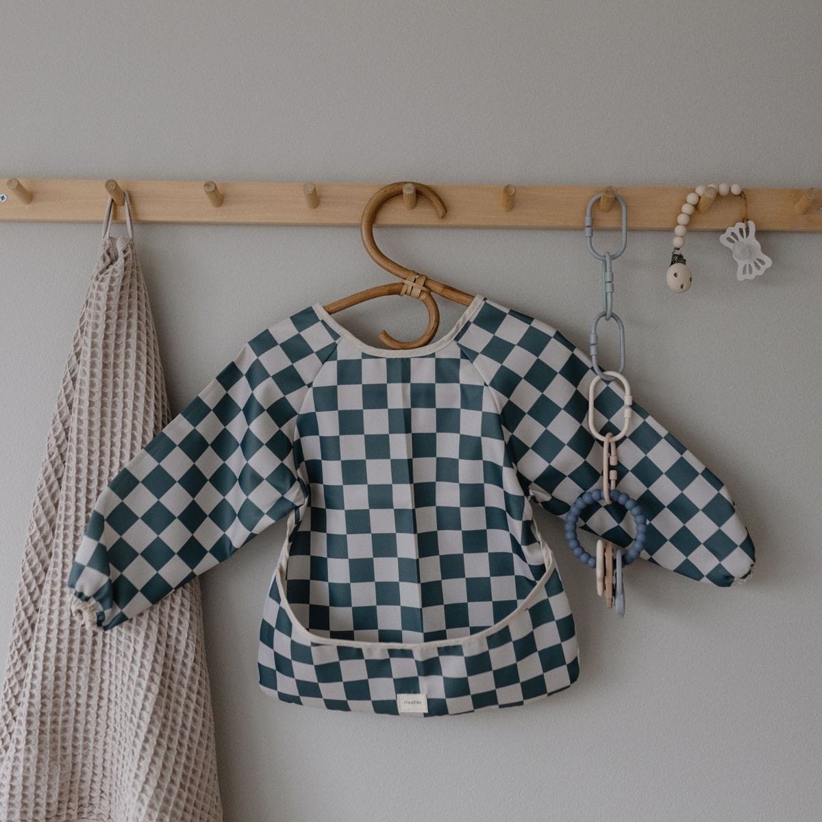 Bavoir tablier damier