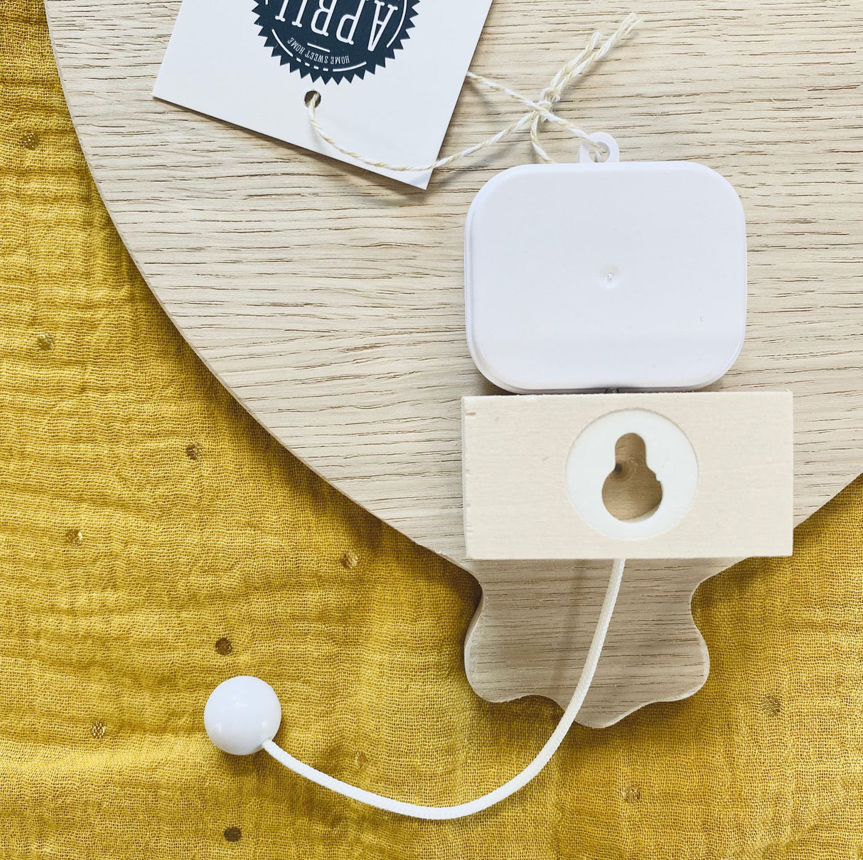 Boite à musique coeur en bois