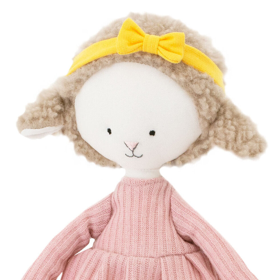 Peluche Zoé la brebis, robe rose