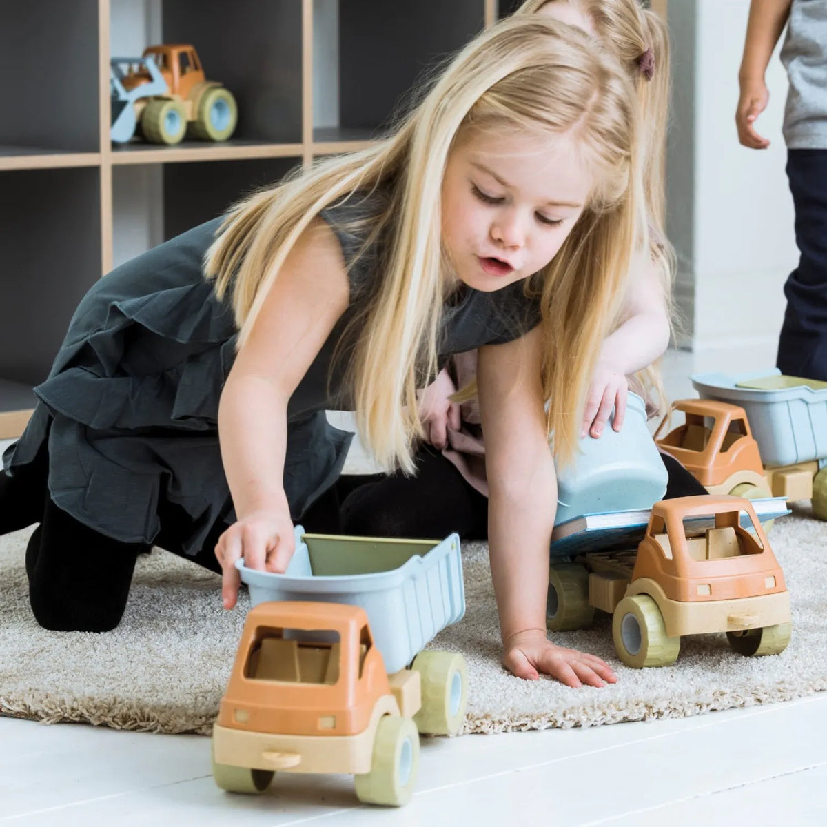 BIOPLAY® Camion à Benne Basculante XXL | Plastique Bio | Jouets Durables à Partir De 18 Mois Pour Garçons Et Filles | Intérieur Et Extérieur | Camion à Benne Basculante | Camion