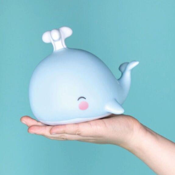 Petite veilleuse baleine