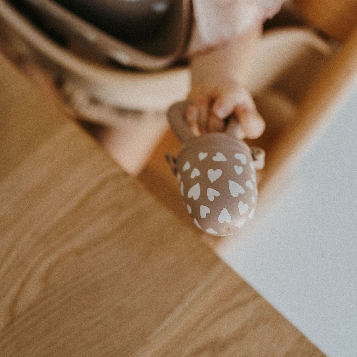 Tétine grignoteuse Fall in Love Taupe