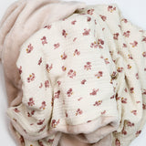 Couverture hiver petites fleurs roses