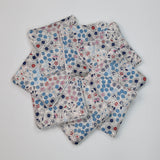 Lingettes lavables fleurs blanches et bleues
