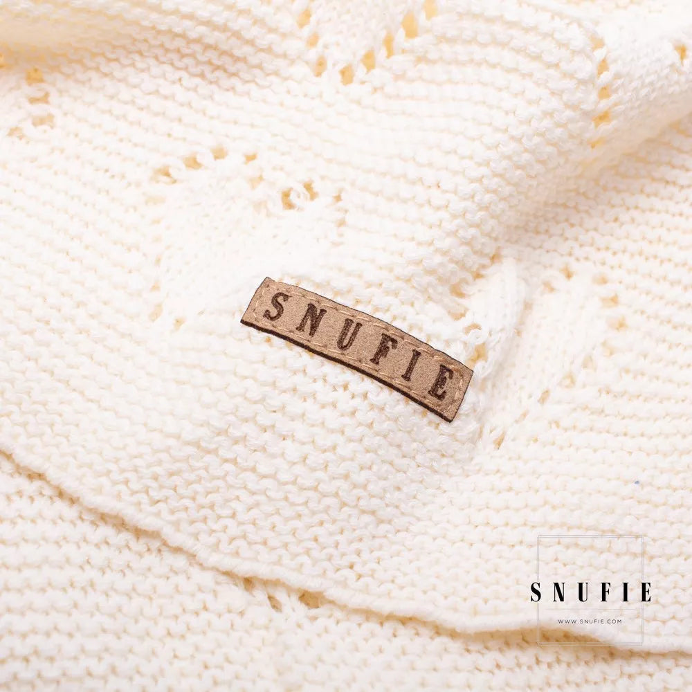 Couverture bébé mi saison tricot coeur blanc