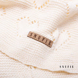 Couverture bébé mi saison tricot coeur blanc