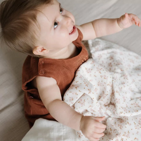 Couverture bébé été fleurs Thais en coton bio