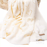 Couverture bébé mi saison tricot coeur blanc