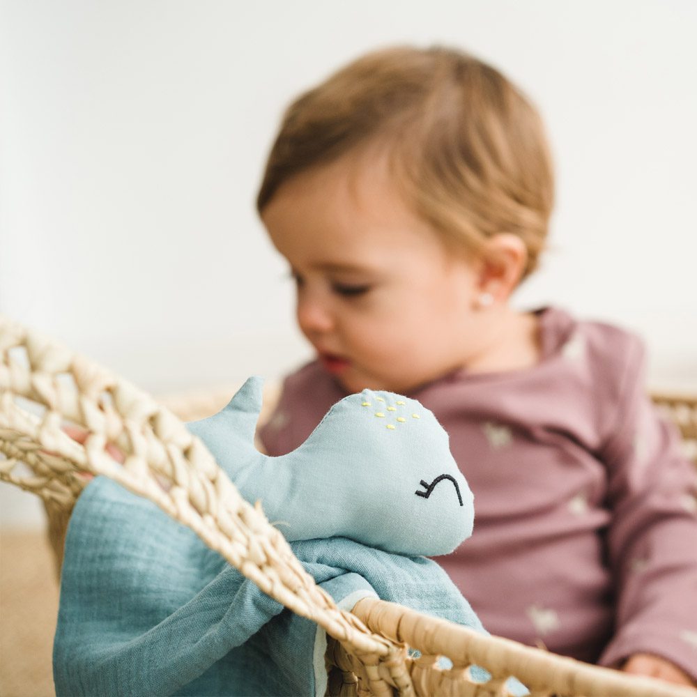 Doudou plat baleine en coton bio