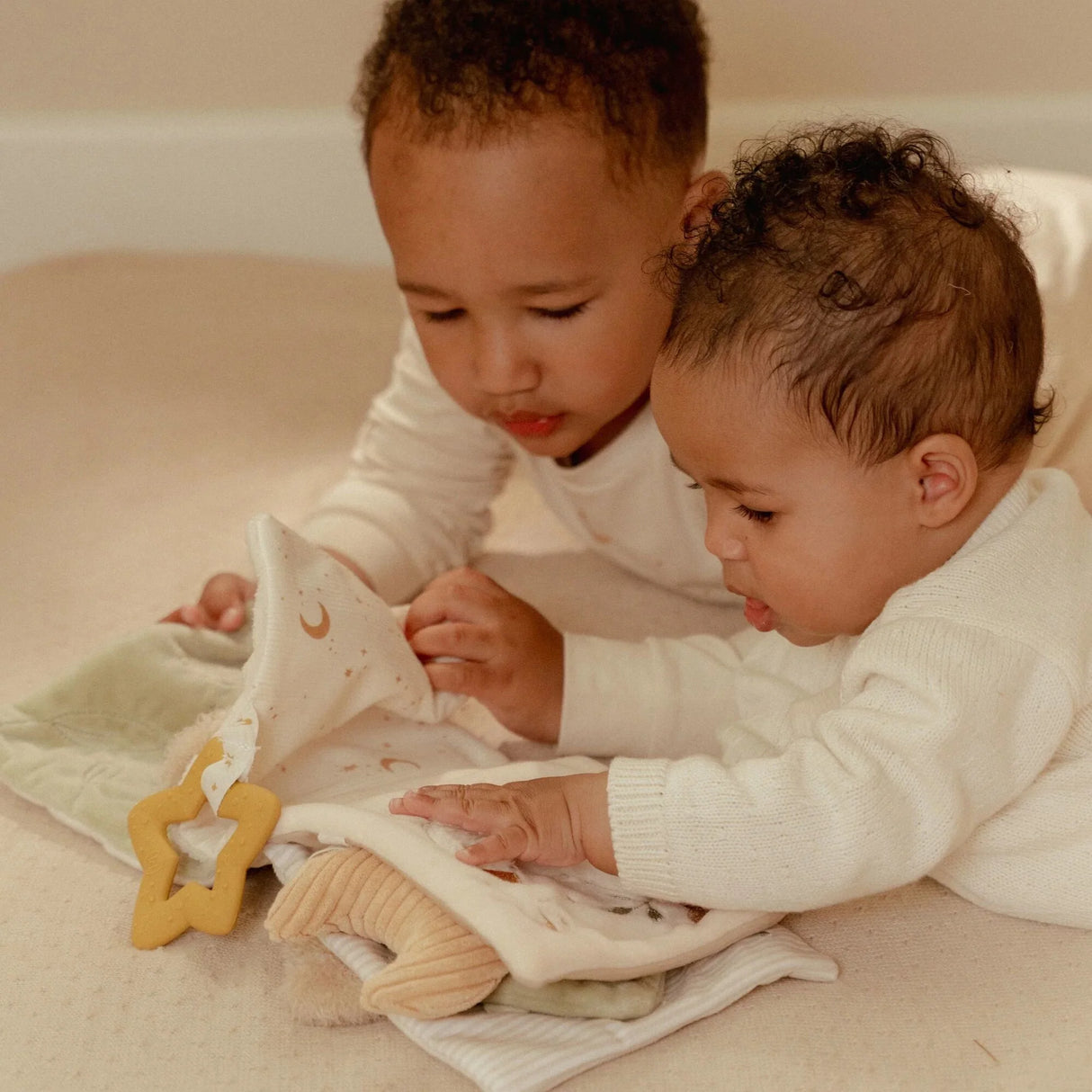 Livre d'éveil tissu - Newborn