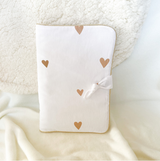 Protège carnet de santé coeur beige