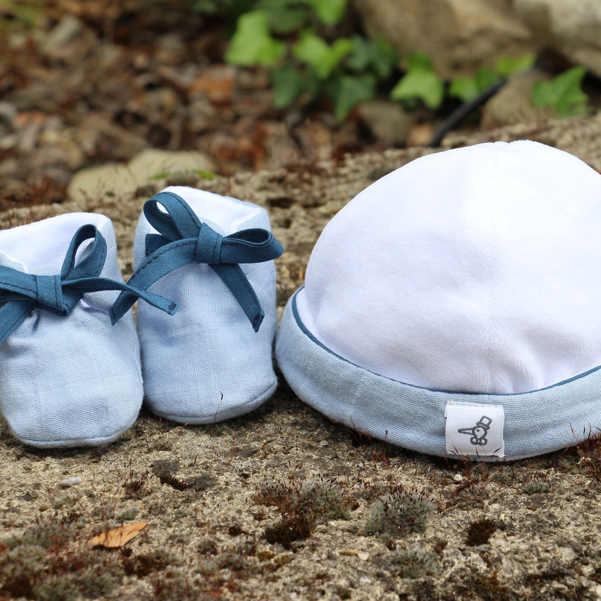 bonnet et chaussons de naissance