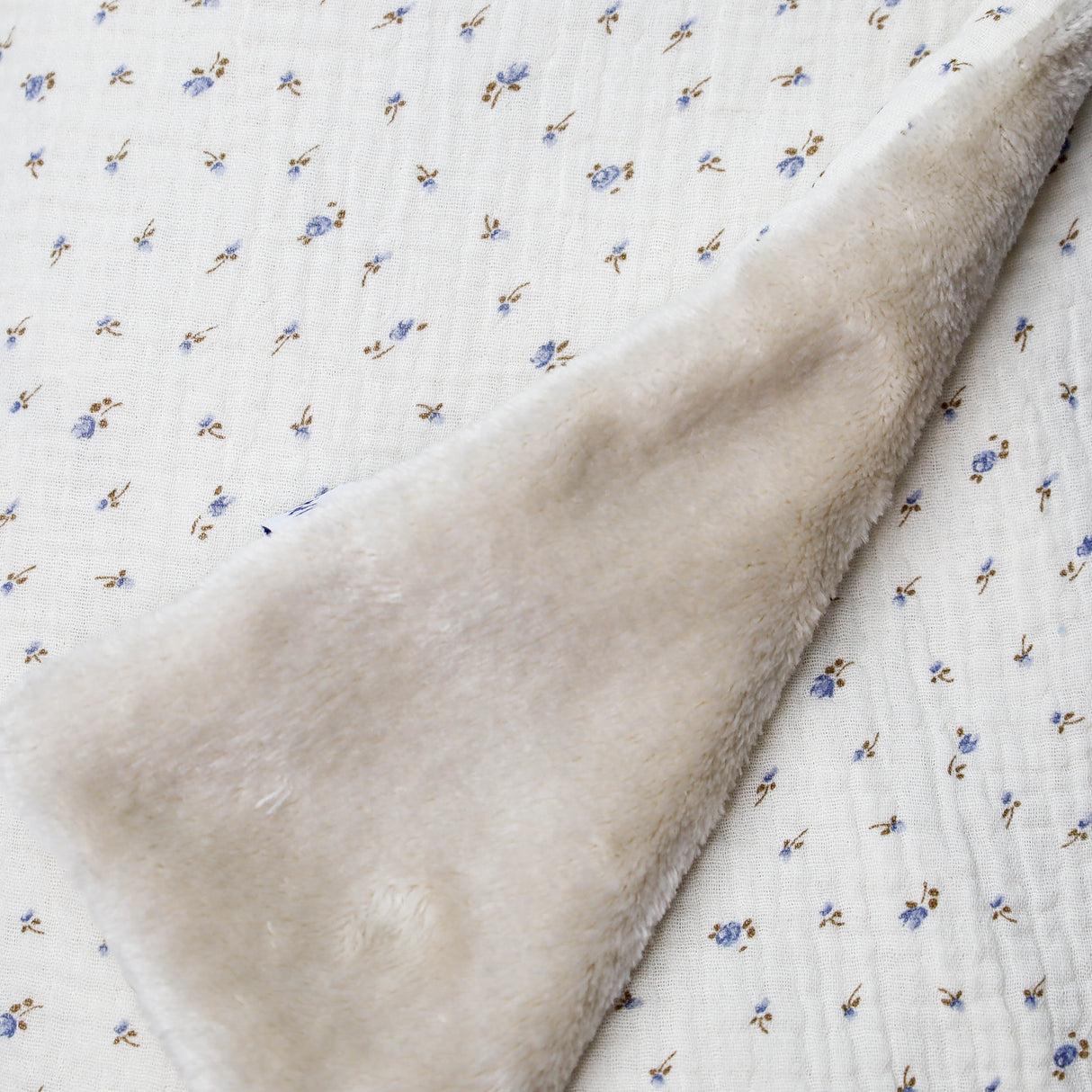 Couverture bébé hiver bouton bleu made in france chouberry