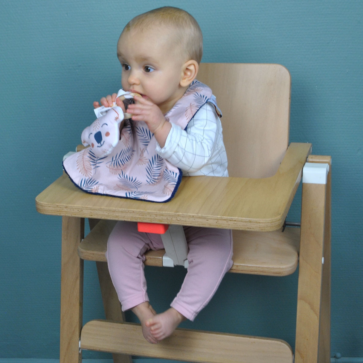 Bavoir feuillage rose