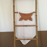 Cape de bain oreilles camel