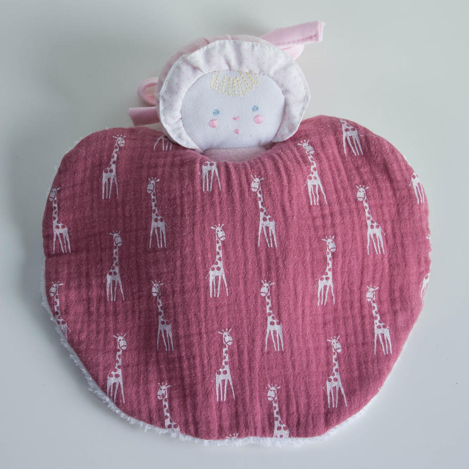 Bavoir girafe rose pâle